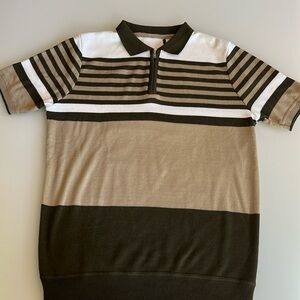 Men’s medium knit shortsleeved front zip shirt